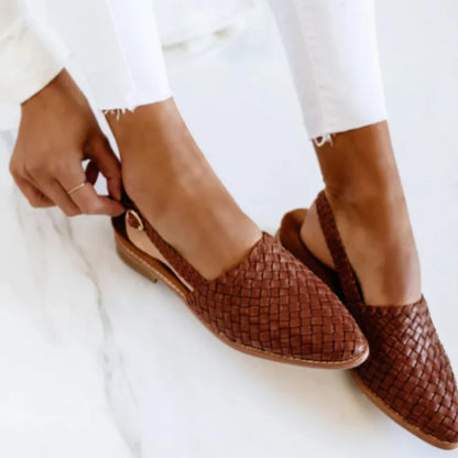 LOLA™ | Slingback Trenzado de Piel