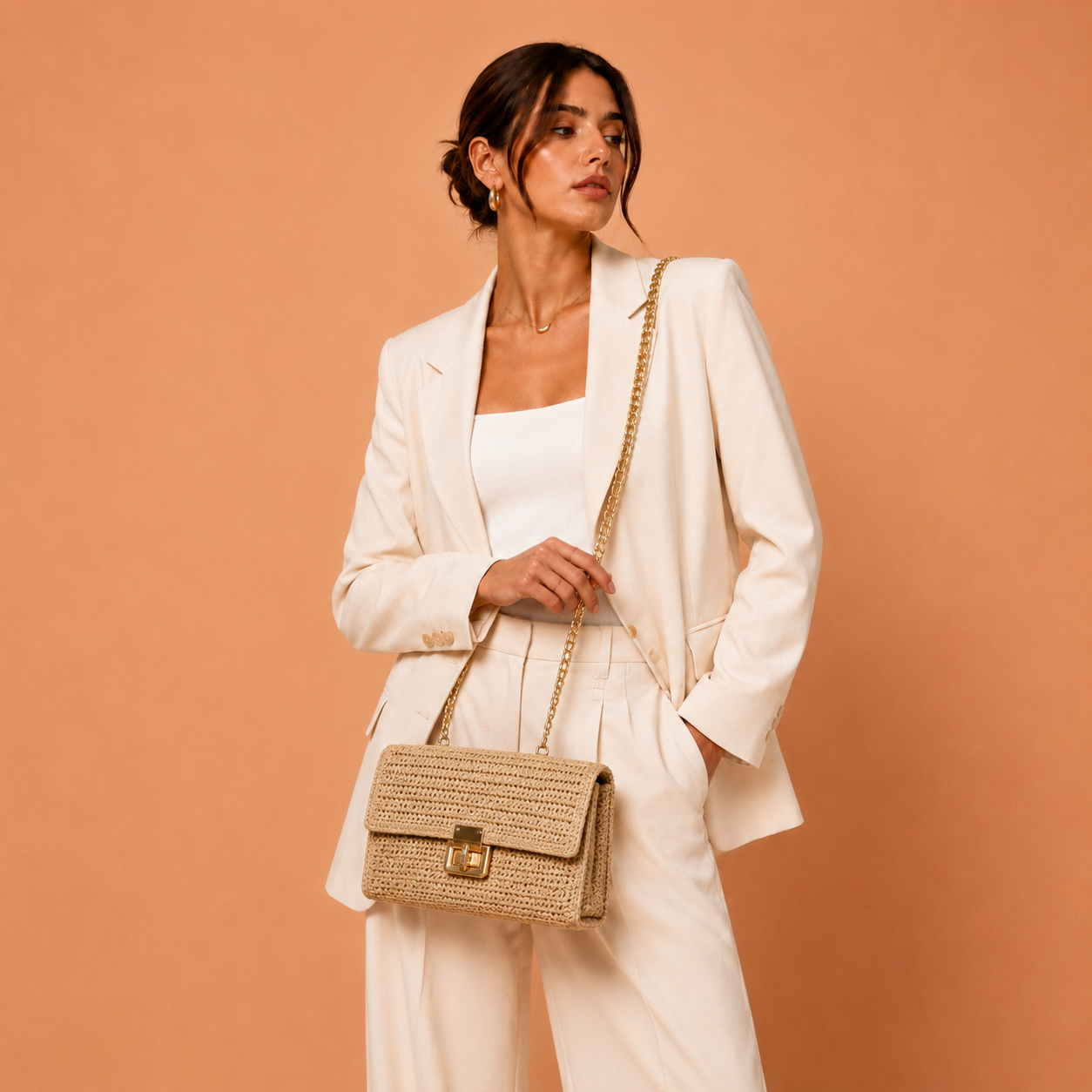 MILOS™ | Bolso Clutch de Rafia con Cadena Dorada