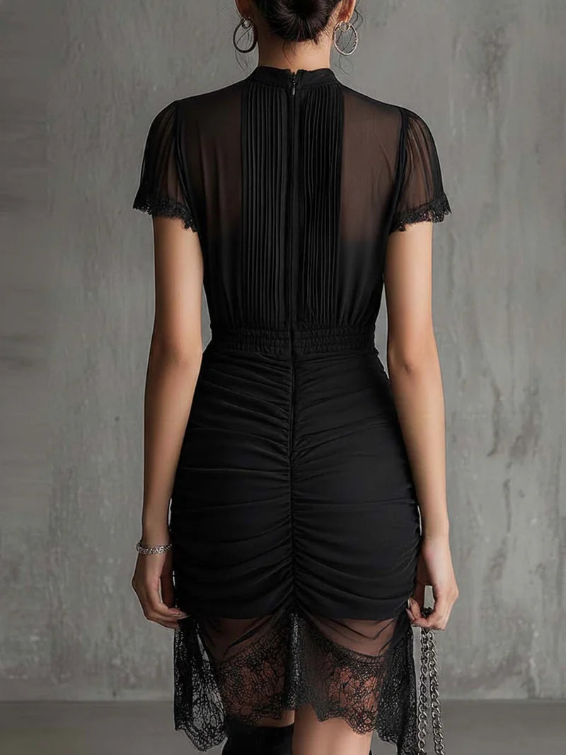 MELANITA™ | Vestido Mini de Gasa con Cuello Alto y Bajo de Encaje