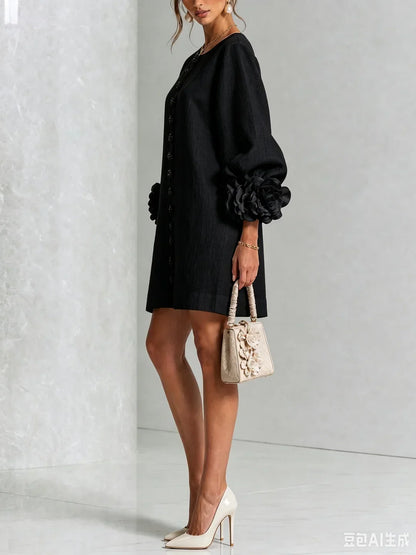 Robe courte Elvira avec boutons floraux et manches fleuries