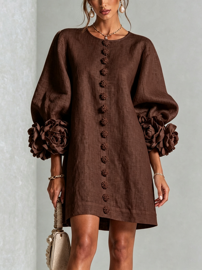 Vestido mini blanco con botones con motivos florales y mangas con motivos florales extravagantes