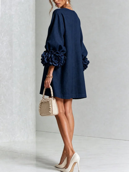Robe courte Elvira avec boutons floraux et manches fleuries