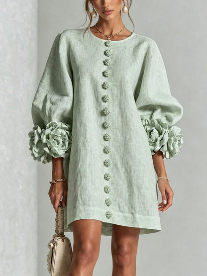 Robe courte Elvira avec boutons floraux et manches fleuries