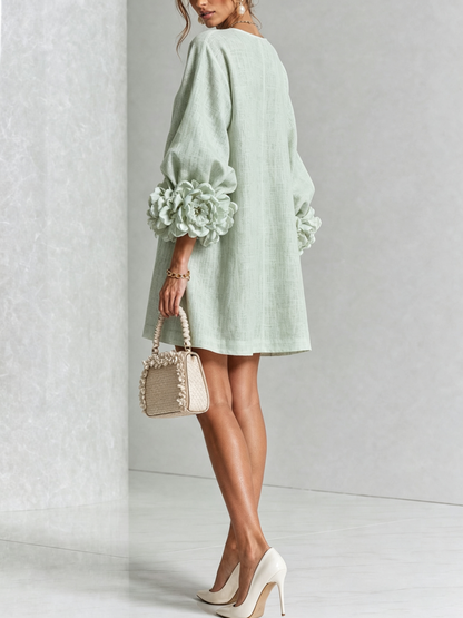 Vestido mini blanco con botones con motivos florales y mangas con motivos florales extravagantes