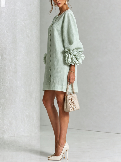 Vestido mini blanco con botones con motivos florales y mangas con motivos florales extravagantes