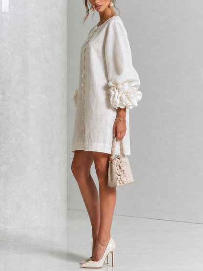 Vestido mini blanco con botones con motivos florales y mangas con motivos florales extravagantes