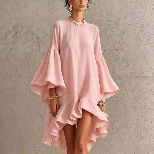 Robe élégante Amelia avec volants et ourlet asymétrique
