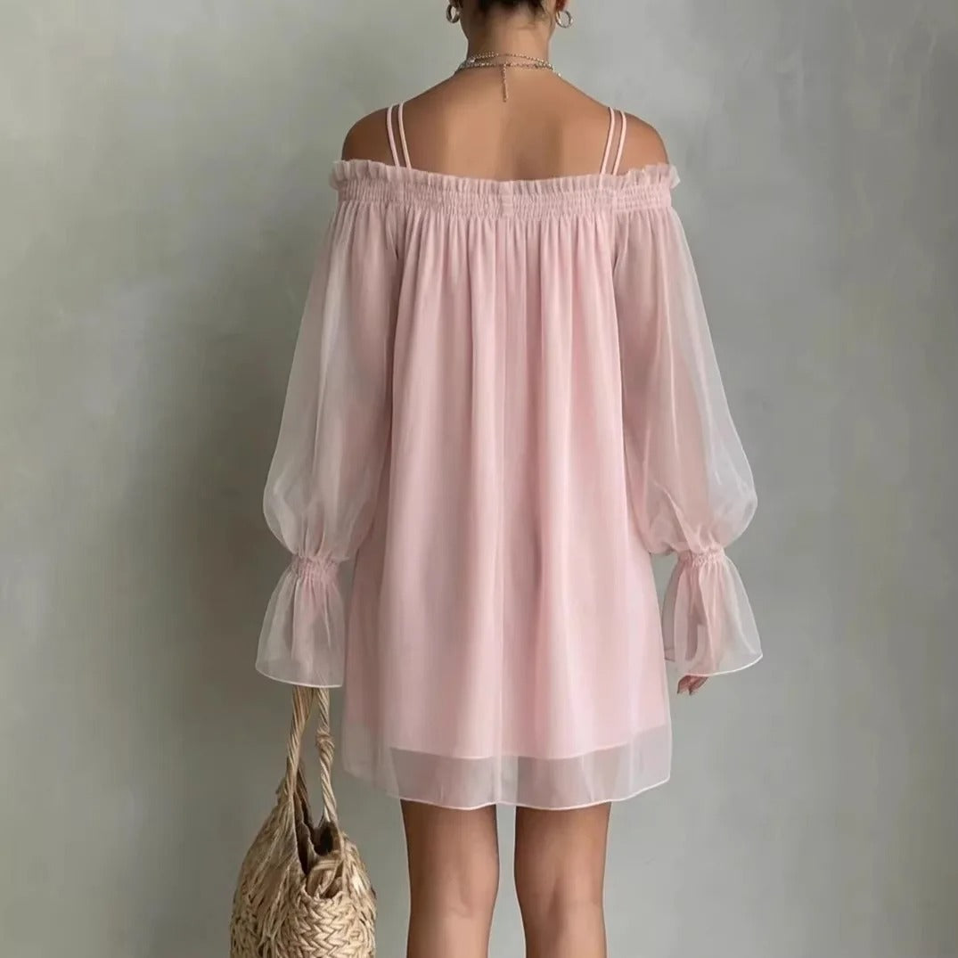 Mini-robe Elisa en tulle à épaules dénudées et manches longues